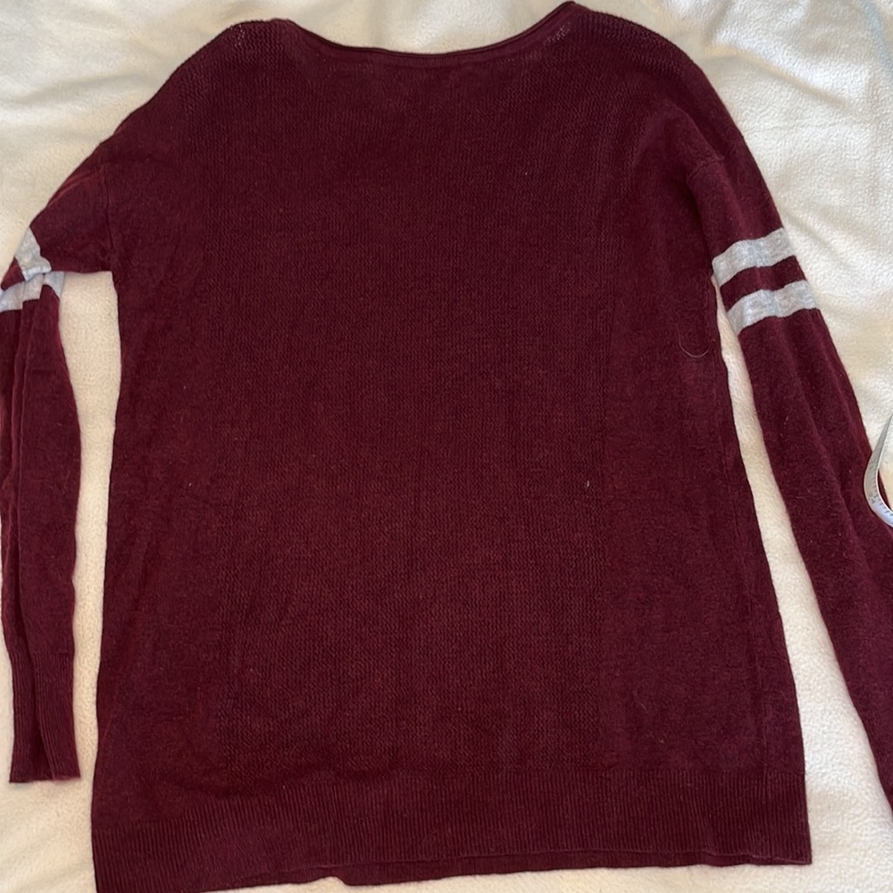 American Eagle Outfitters XS soft, lightweight burgundy pullover sweater… - Picture 2 of 7